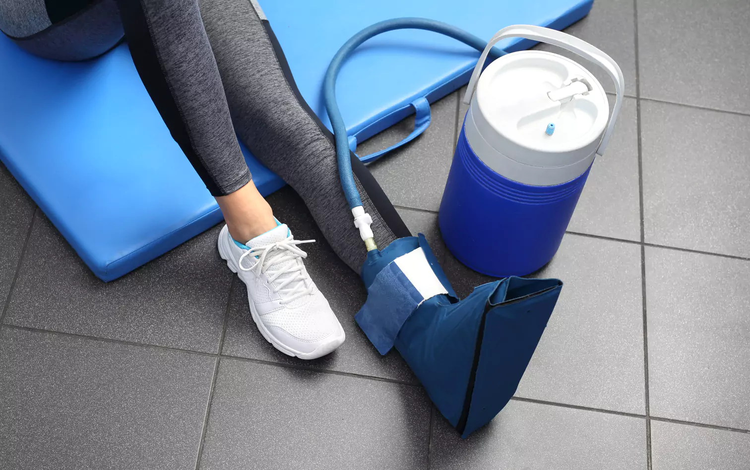 a person getting cryotherapy on their leg