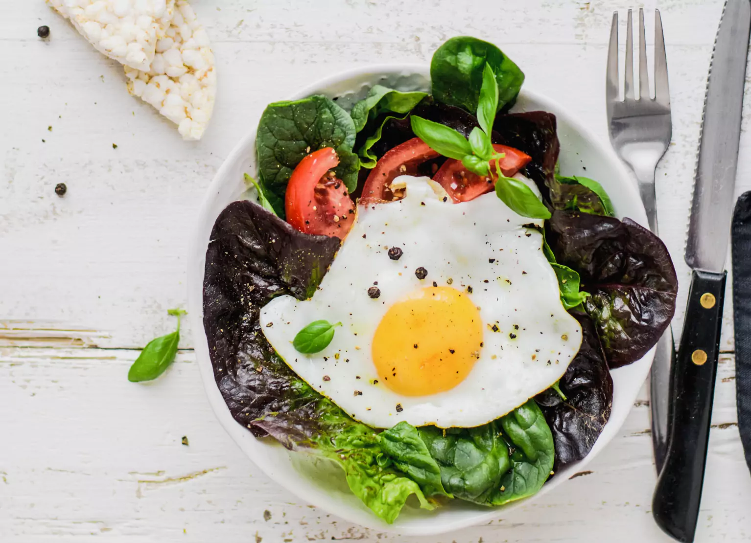 Eggs and veggie for a keto meal