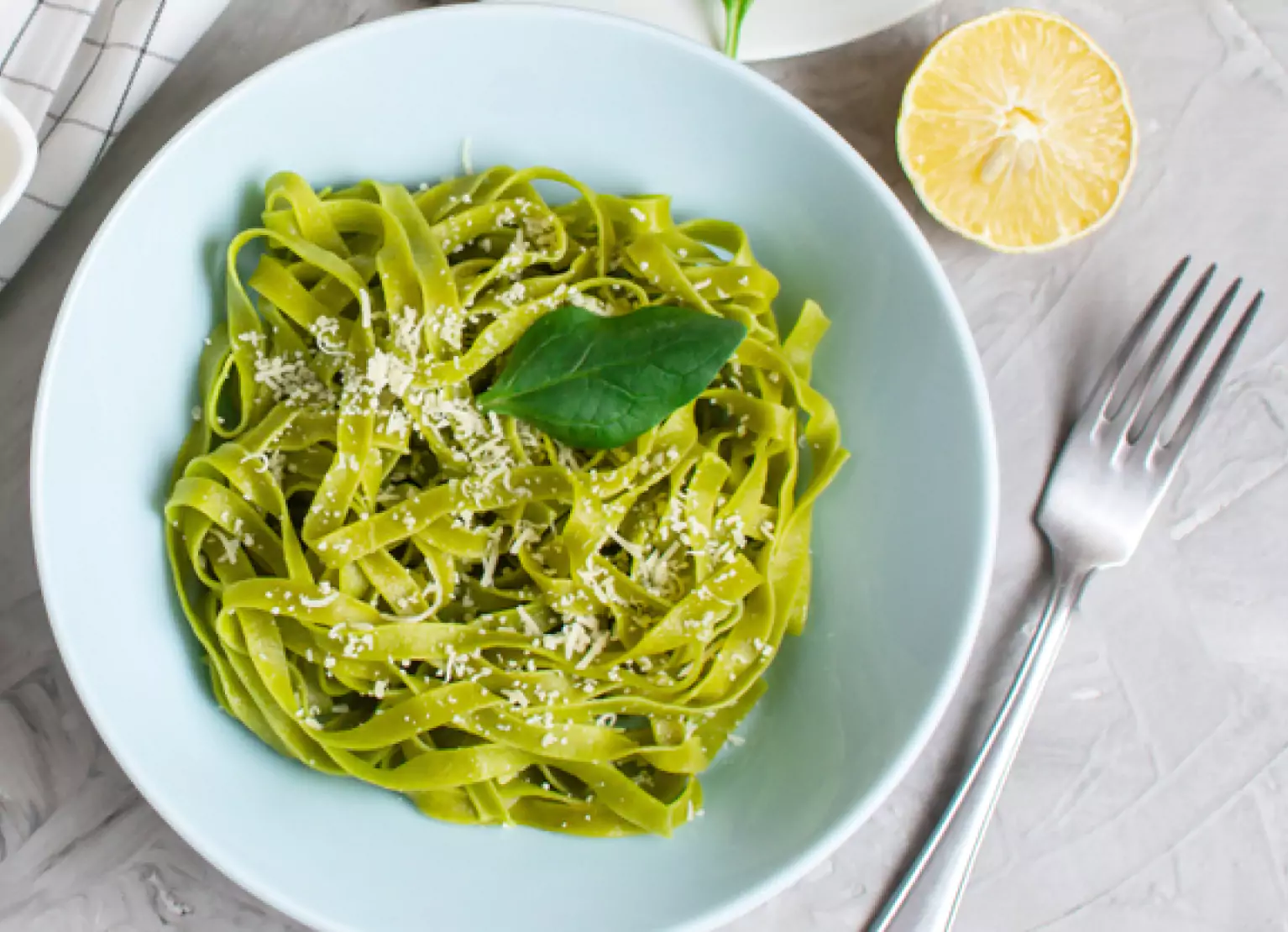 avocado pesto dish