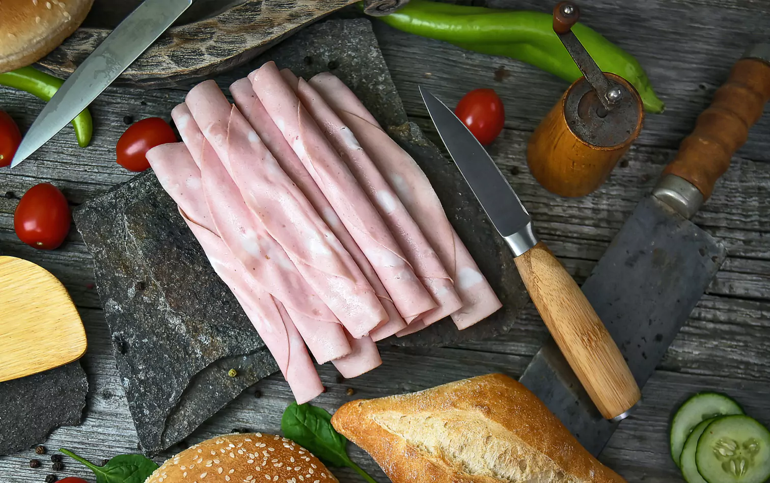 ham, tomatoes, pepper and bread