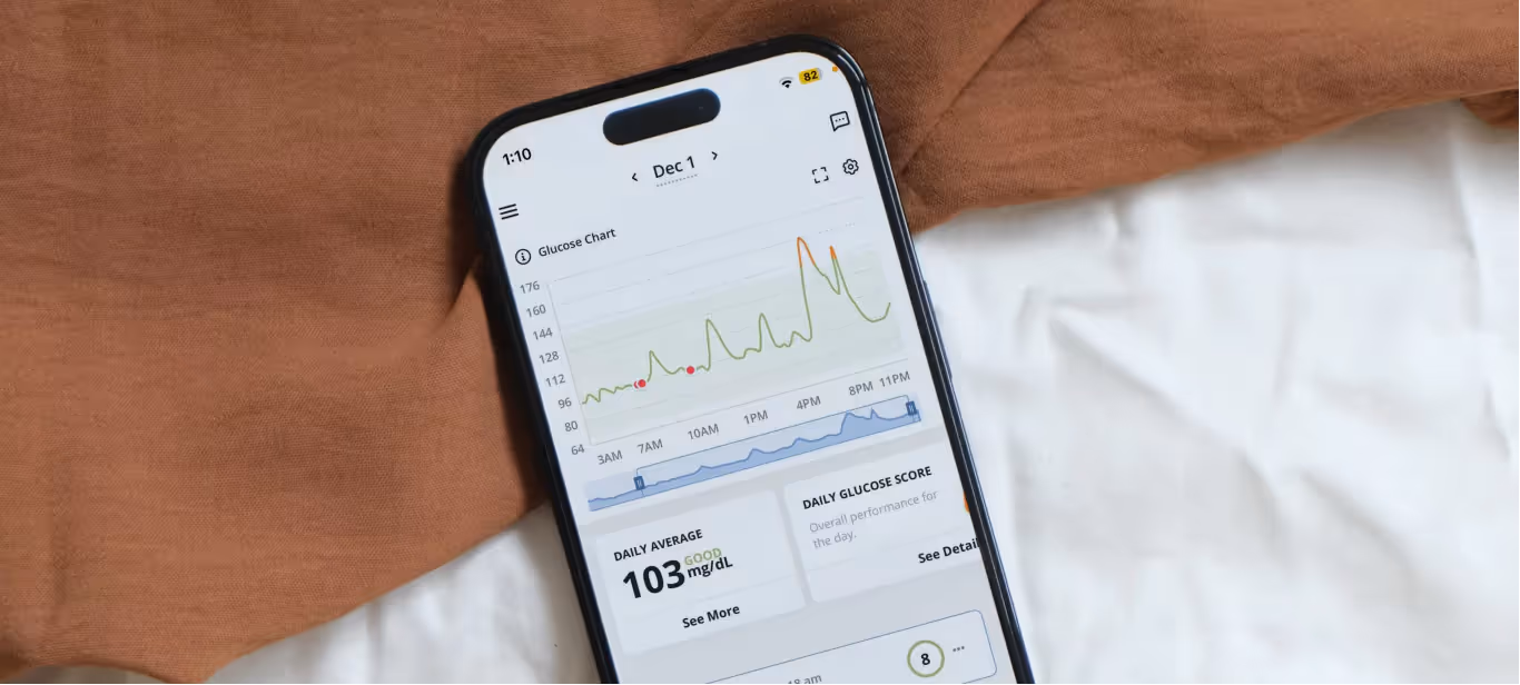 someone using the nutrisense app