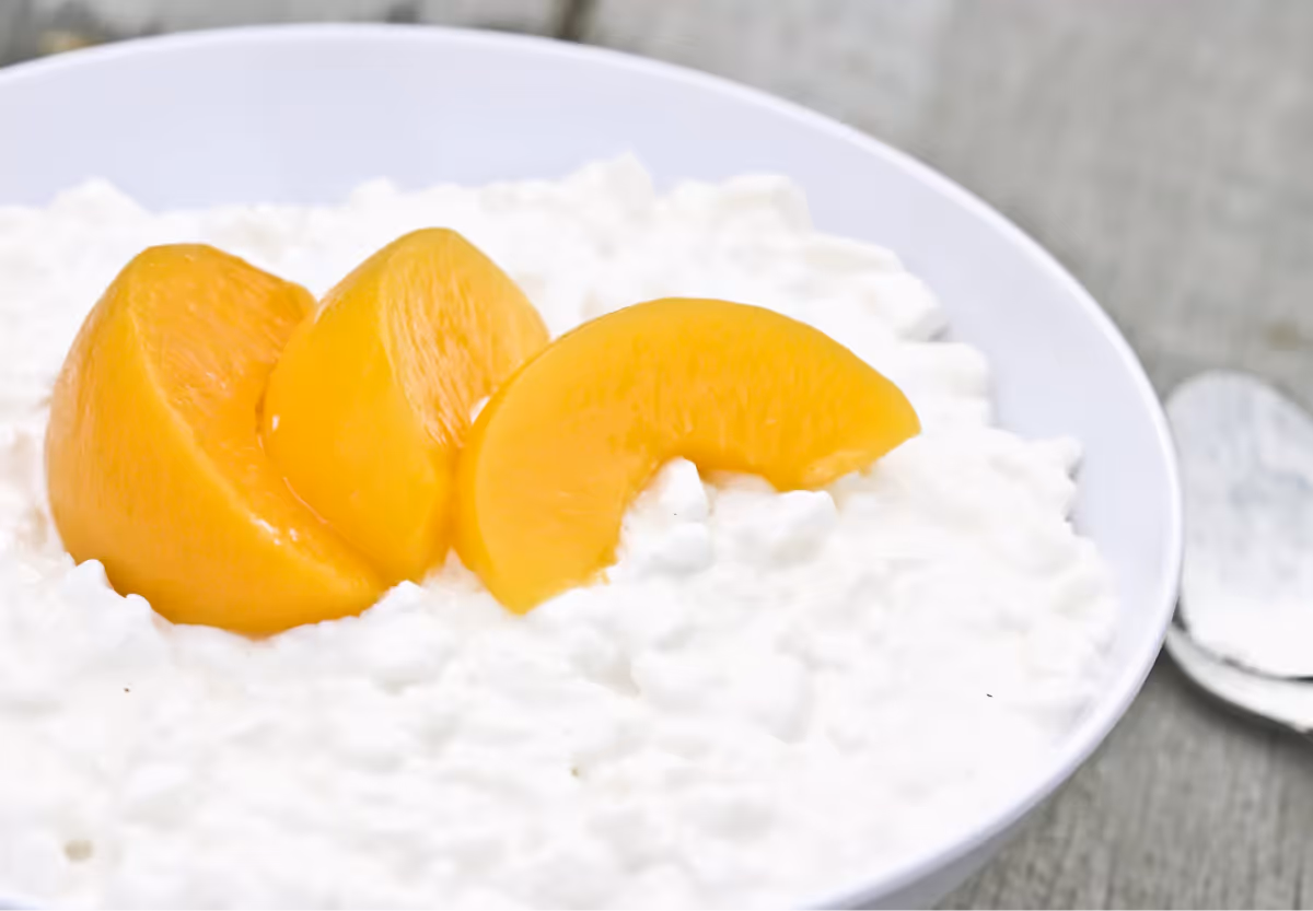 bowl of cottage cheese with fruit