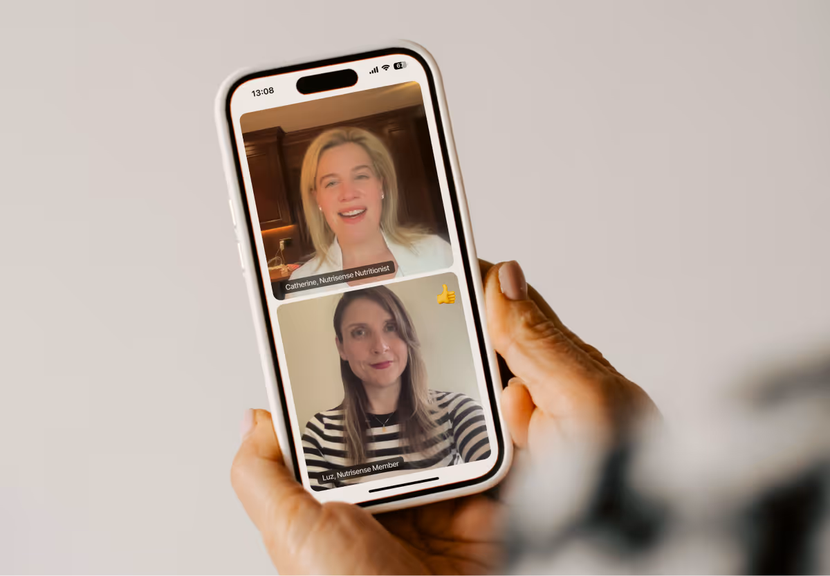 An image of a mobile with a video call between dietitian and member at Nutrisense