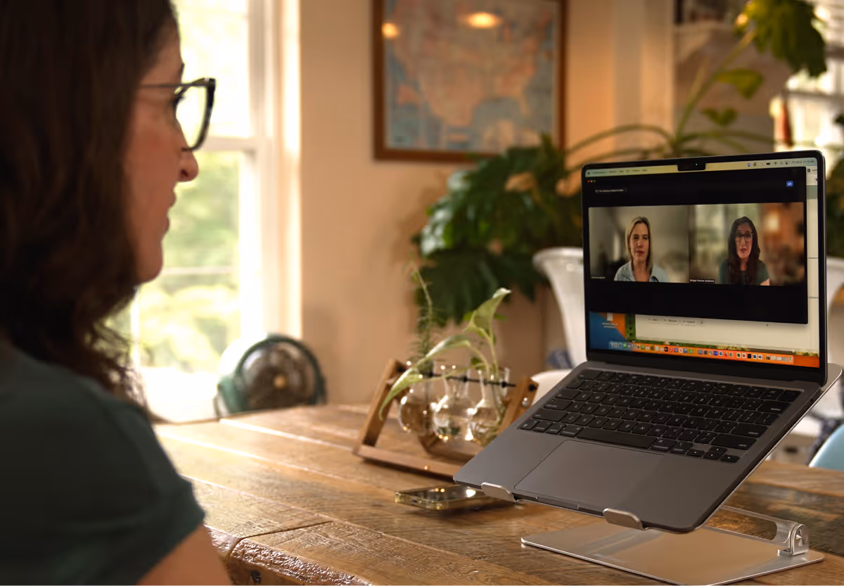 A nutrisense member on a video call with a glucose-certified dietitian